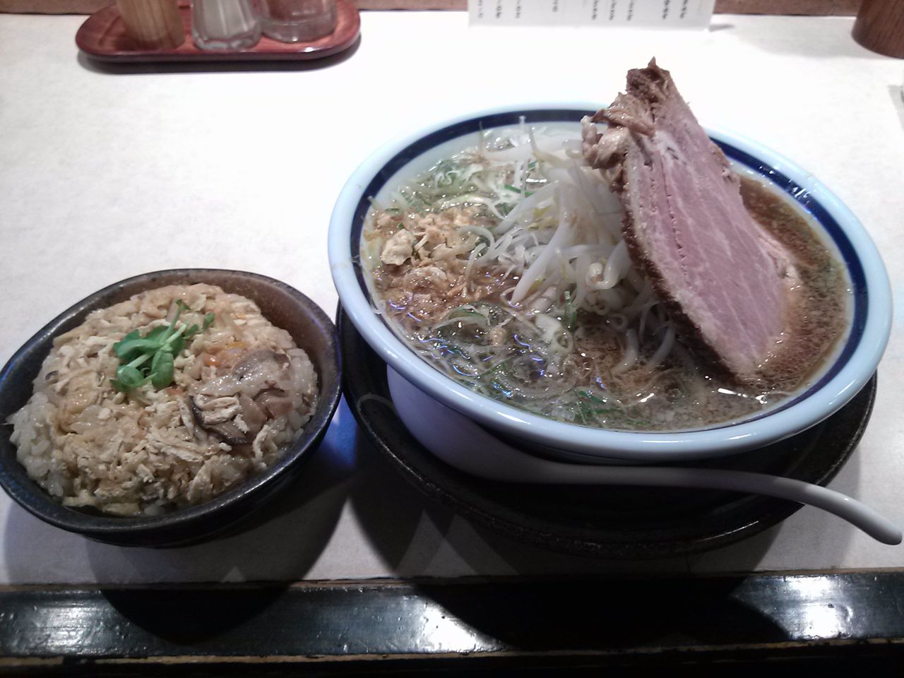 月イチ恒例 勉強会 西日暮里 ラーメン 神名備 カムナビ 黒田クリスタル歯科 吉祥寺 美しさと健康を実現する審美歯科 武蔵野市 インプラント
